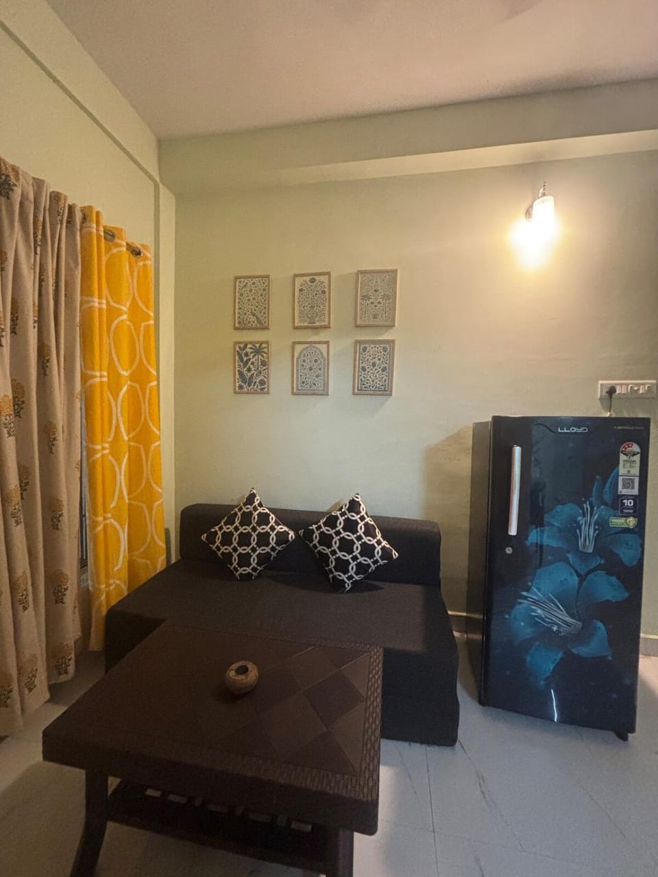 Cozy corner near Mukundopur Apartment in Kolkata