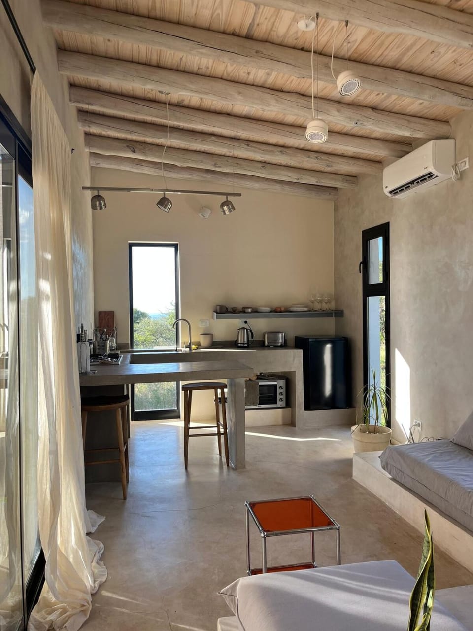 Kitchen or kitchenette, Living room
