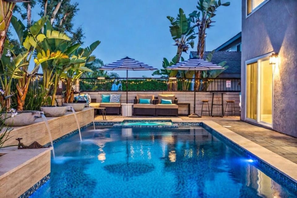 Hot Tub, Swimming pool