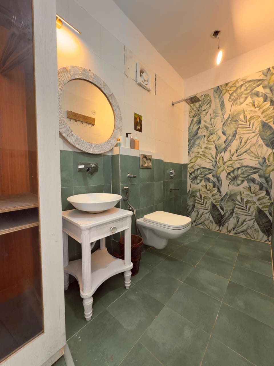 THHPSOCIETY - Exstacy stays & cafe - Your Romantic & Cozy Getaway - Mountain view , Hot tub , Parking - MUKTESHWAR Hotel in Uttarakhand