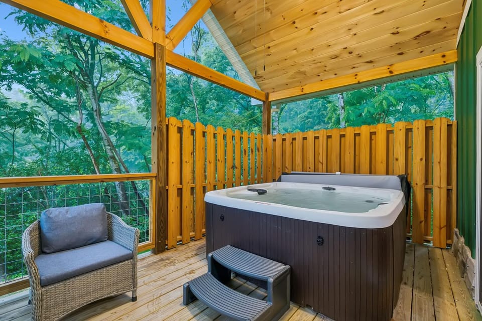 Dollys Cabin 1010 by Venture Smoky Mountains Cabin in Pigeon Forge