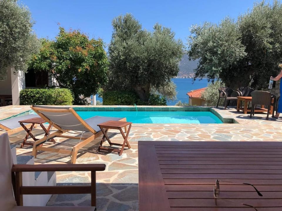 Eirini Villa by ΜΡS Villa in Euboea
