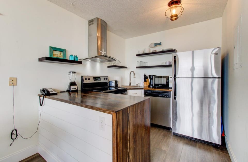 dishwasher, microwave, oven, stove, toaster, kitchen
