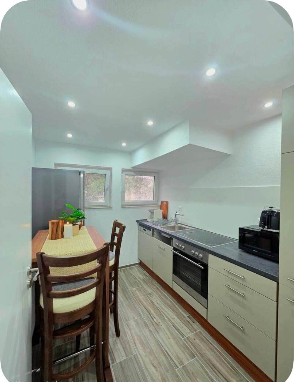 Modern Boutique Studio with Private Entrance and Parking Apartment in Reutlingen