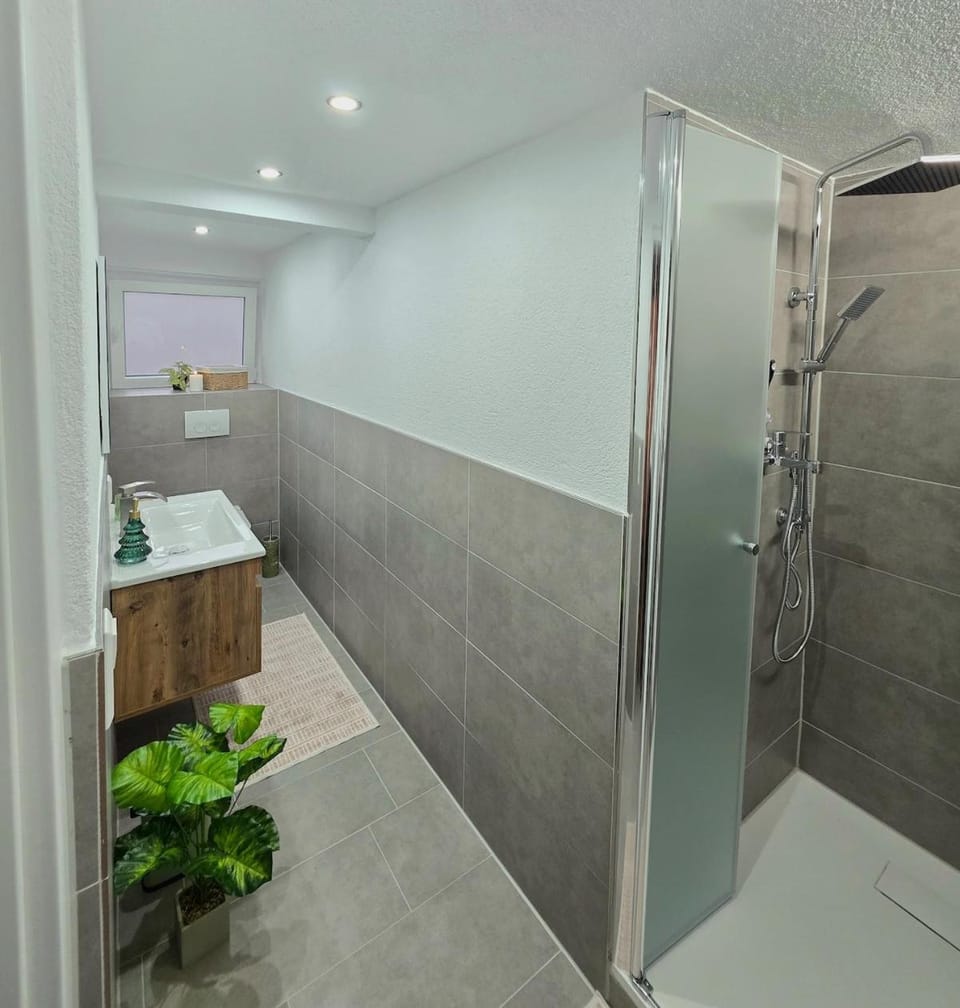 Modern Boutique Studio with Private Entrance and Parking Apartment in Reutlingen