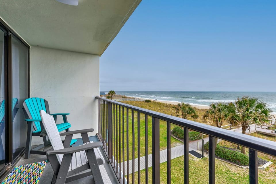 Patio, Natural landscape, Balcony/Terrace, Beach, Sea view, sunbed