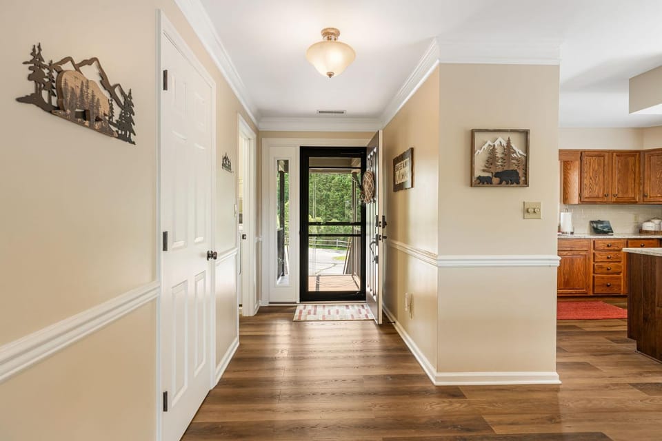 Newly Renovated Chetola 2BR Condo in Blowing Rock Apartment in Blowing Rock