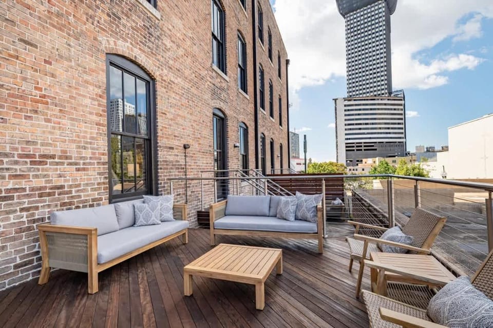 Luxury Suite Rooftop Pool Walk-French Qtr Hotel Apartment hotel in Warehouse District