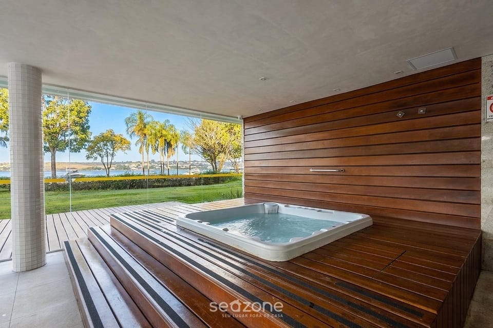 Hot Tub, Lake view, Area and facilities