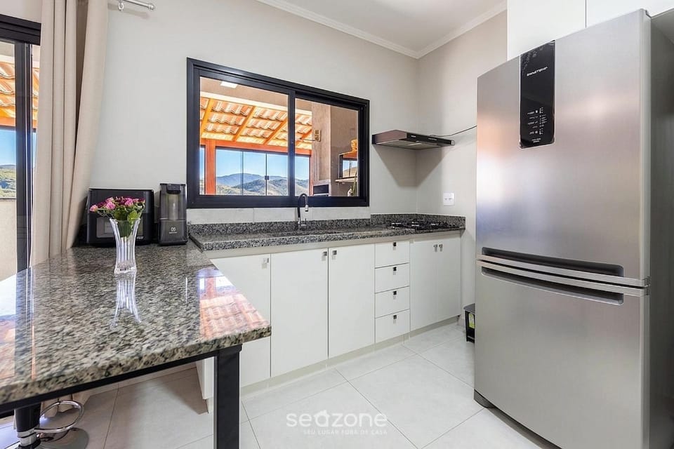 View (from property/room), Balcony/Terrace, Kitchen or kitchenette