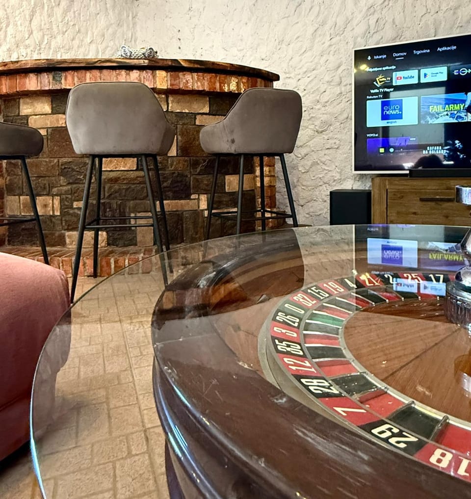 TV and multimedia, Seating area, Evening entertainment