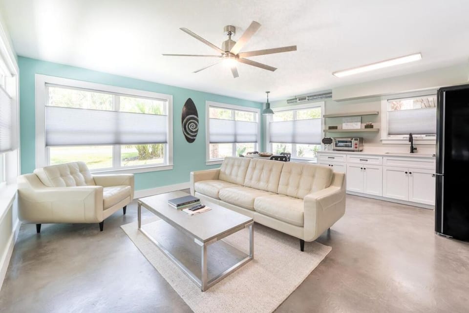 Coastal Escape for 2 - Pool, Fire Pit & Beach Access House in Saint Simons Island