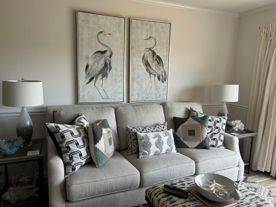 Moss & Marshfront Views, Pool & Island Charm Apartment in Saint Simons Island