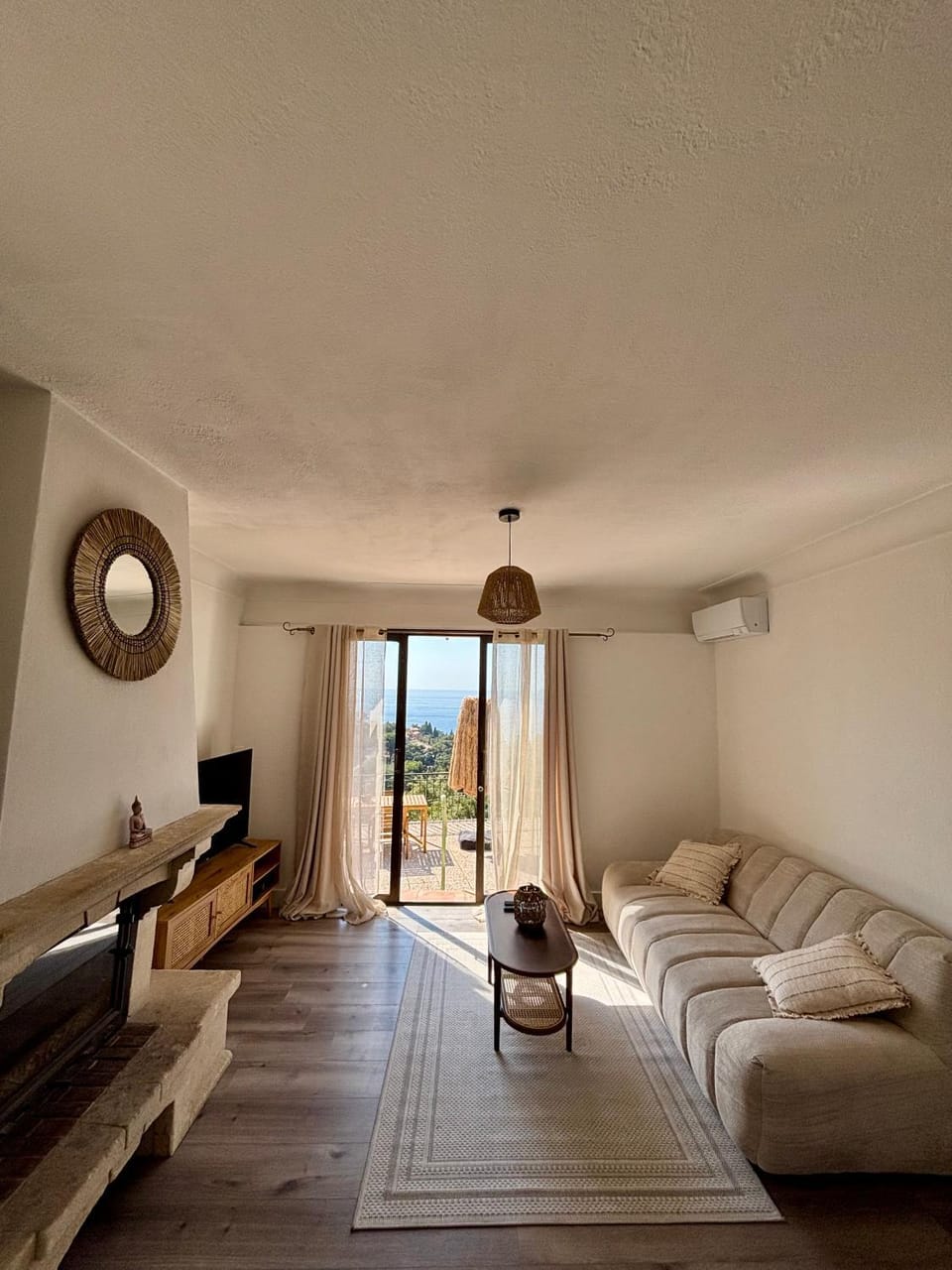 La Rimonsette Est - Sea view and terrace Apartment in Le Lavandou