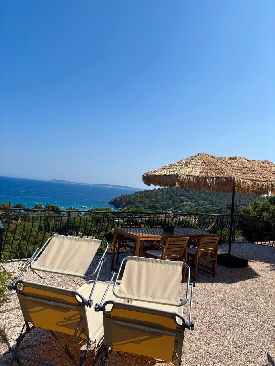 La Rimonsette Est - Sea view and terrace Apartment in Le Lavandou