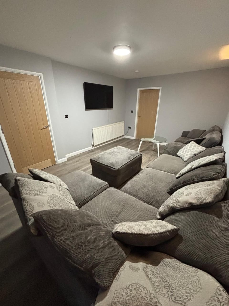 Trinity Place Sleeps 9 Contractors & Families Apartment in Bassetlaw District