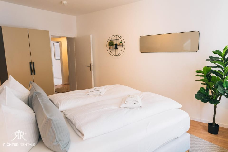 Bed, Photo of the whole room, Bedroom, towels, wardrobe