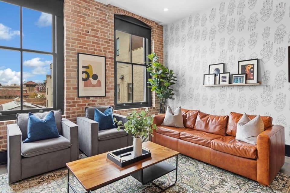 Rooftop Pool Full Kitchen Suite Game Room Hotel Apartment hotel in Warehouse District