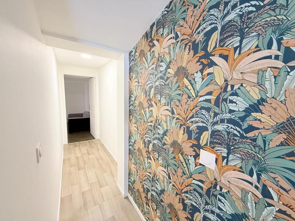 Family apartment with terrace near Paris Apartment in Drancy