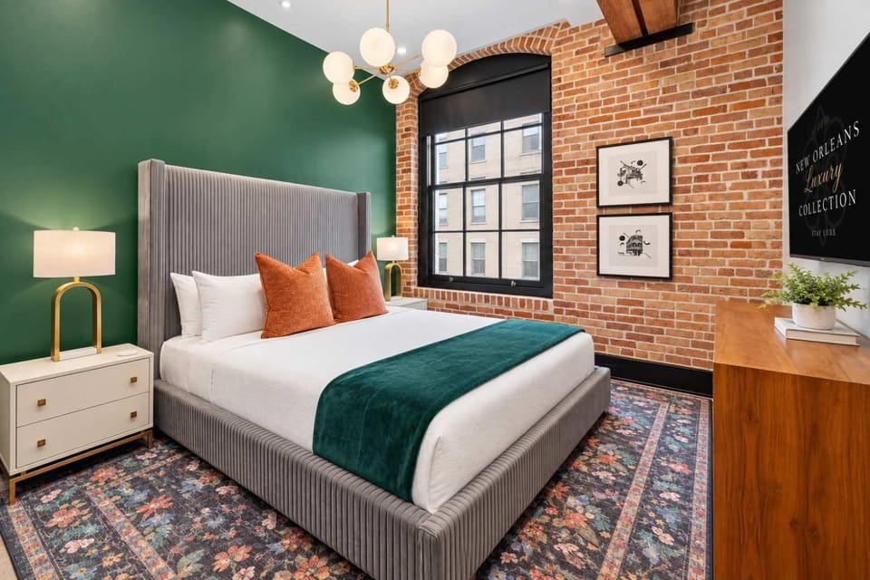 Downtown Hotel Suite Rooftop Pool Game Room Gym Hotel in Warehouse District