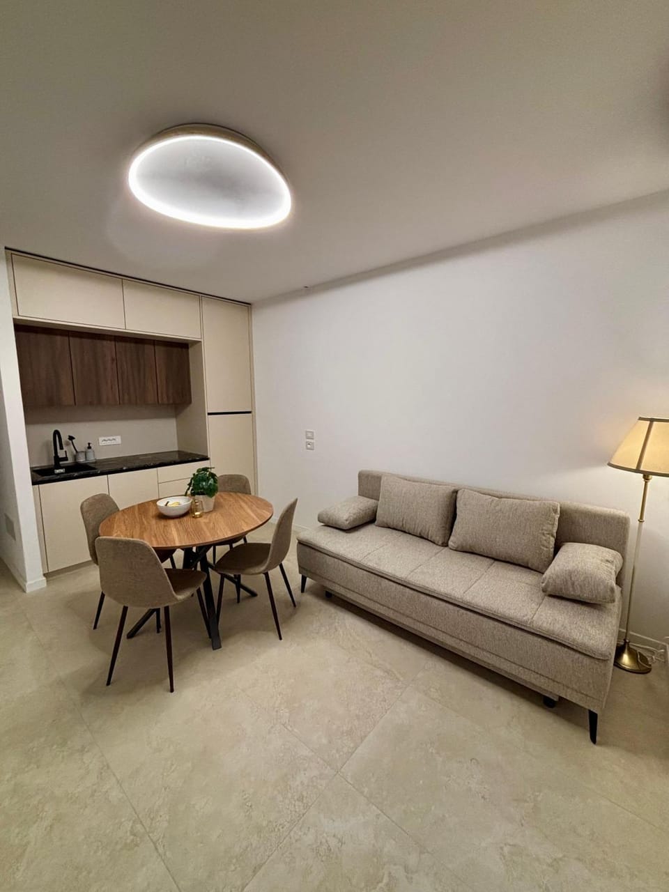 Kitchen or kitchenette, Living room