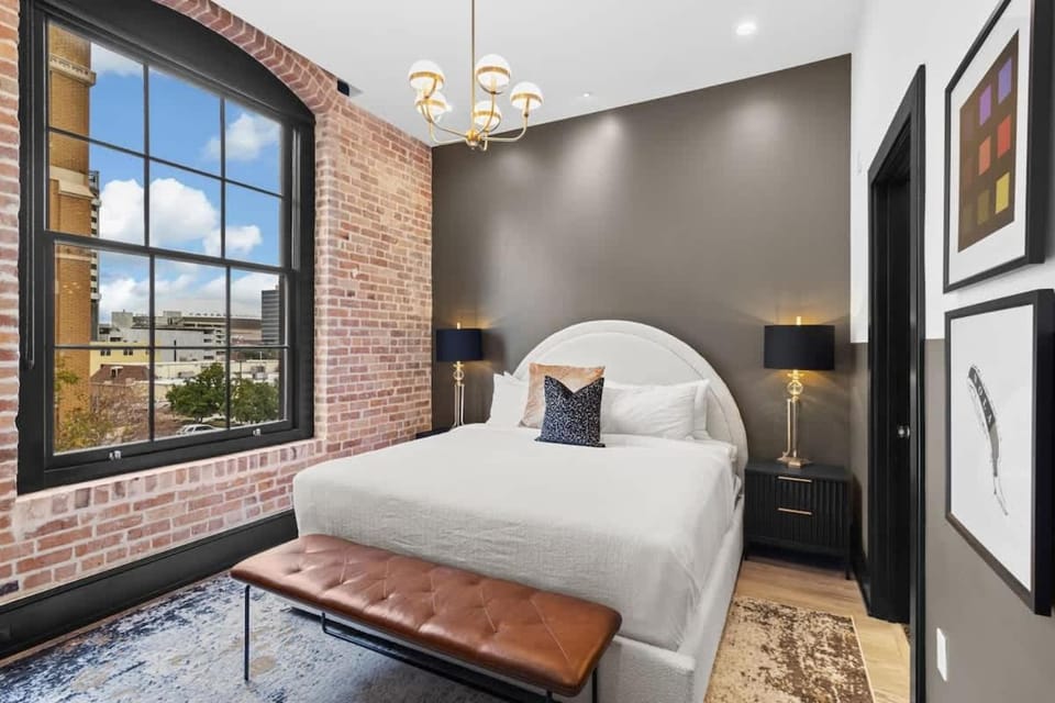 4Bed 4BA Connecting Suites Double the Space Hotel Apartment hotel in Warehouse District