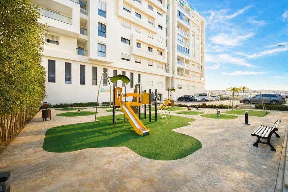 Golden Haven, Luxury Apartment with Pool Apartment in Tangier