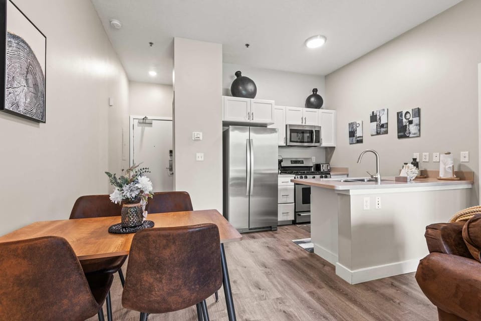 Cozy Mountain Retreat - 1BR Condo with 2 Full Baths Near Jordanelle & Park City House in Wasatch County