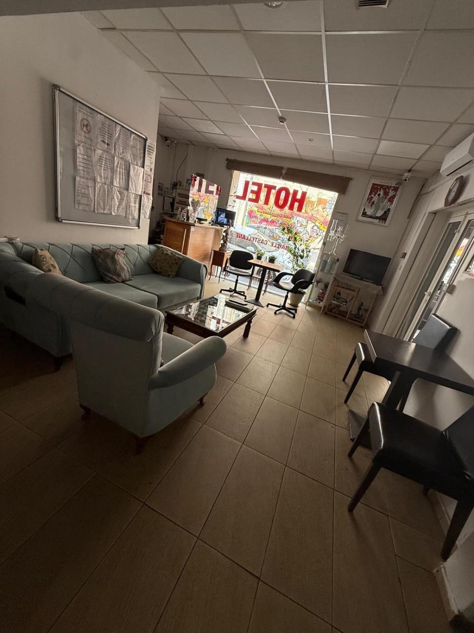 Communal lounge/ TV room, Living room, Seating area