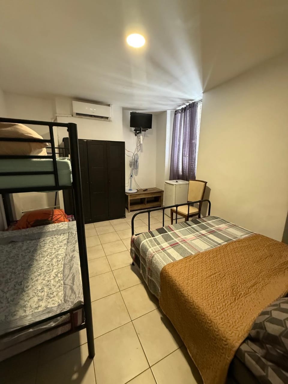 TV and multimedia, Photo of the whole room, Seating area, bunk bed, air conditioner