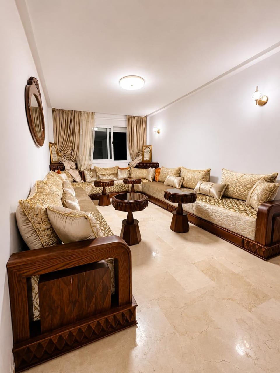 Living room, Seating area