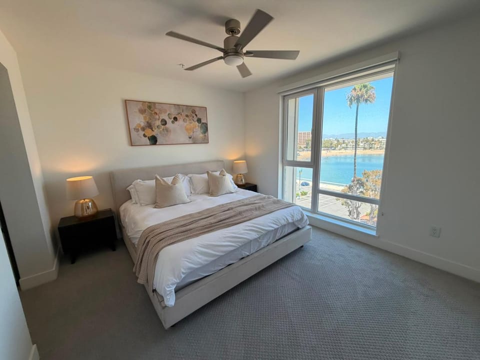 Bed, Photo of the whole room, Bedroom, Sea view