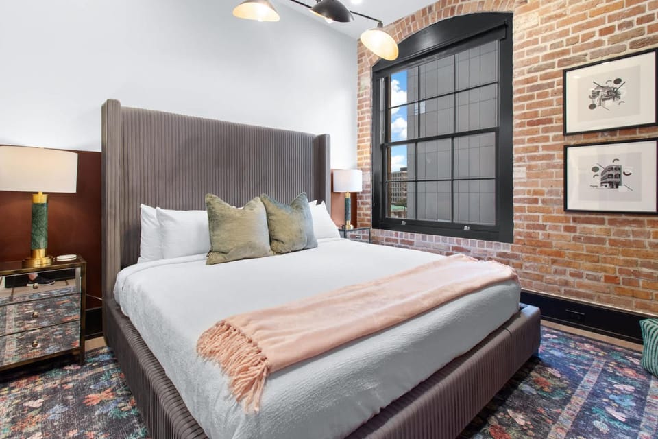 Stylish Suites w Rooftop Amenities Downtown Hotel Hotel in Warehouse District