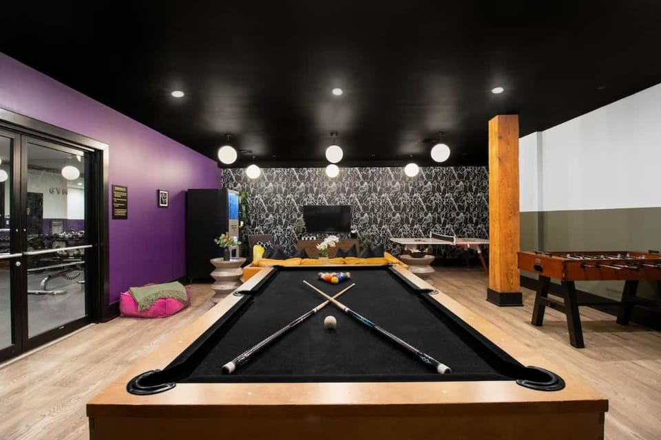 Close to All NOLA Hotspots Downtown Hotel Suite Apartment hotel in Warehouse District