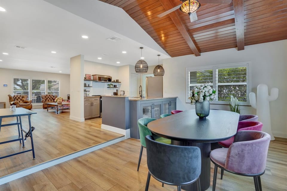 Palms & Serenity Retreat Near Beach Country House in Delray Beach