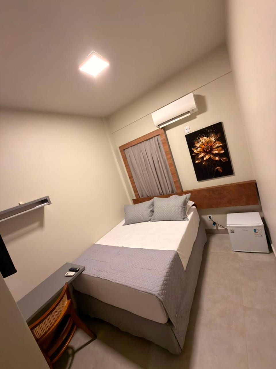 Bed, TV and multimedia, Photo of the whole room, Bedroom, air conditioner