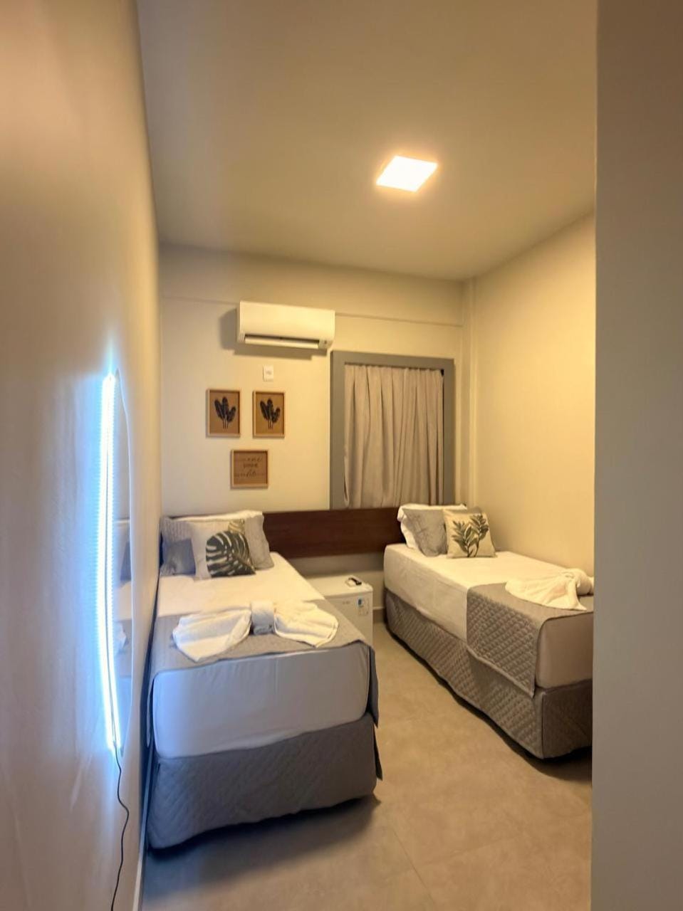 Bed, Photo of the whole room, Bedroom, air conditioner