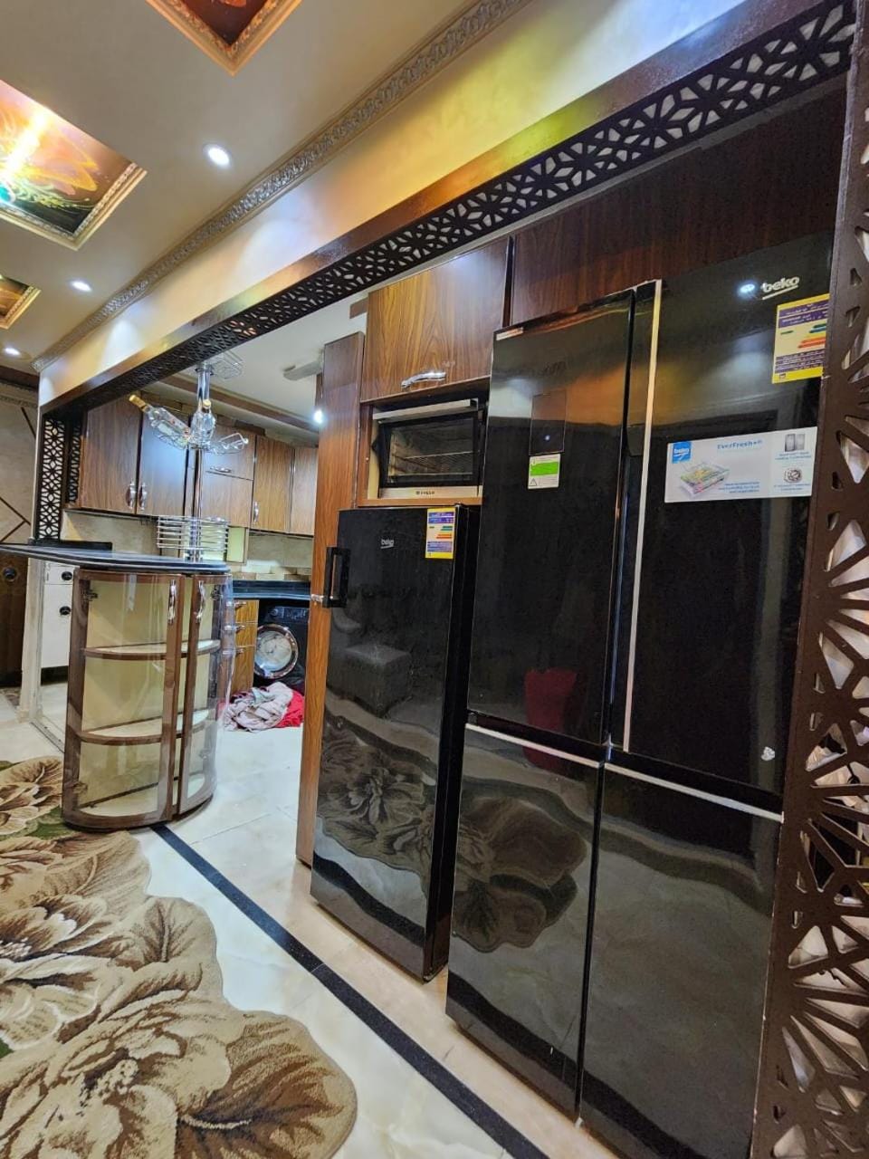 Kitchen or kitchenette, minibar