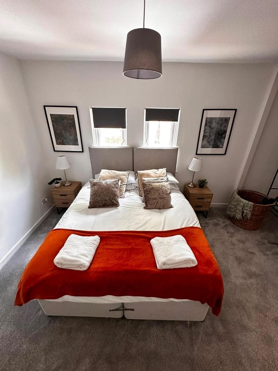 Bed, Bedroom, towels