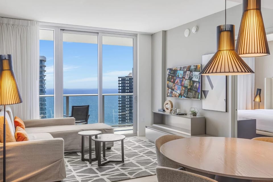 Hollywood 2BR Oasis Pool & Views for 6 Apartment in Hollywood Beach