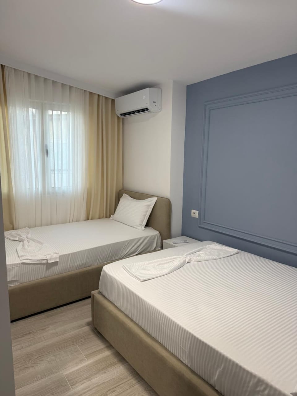 Bed, Photo of the whole room, Bedroom, air conditioner
