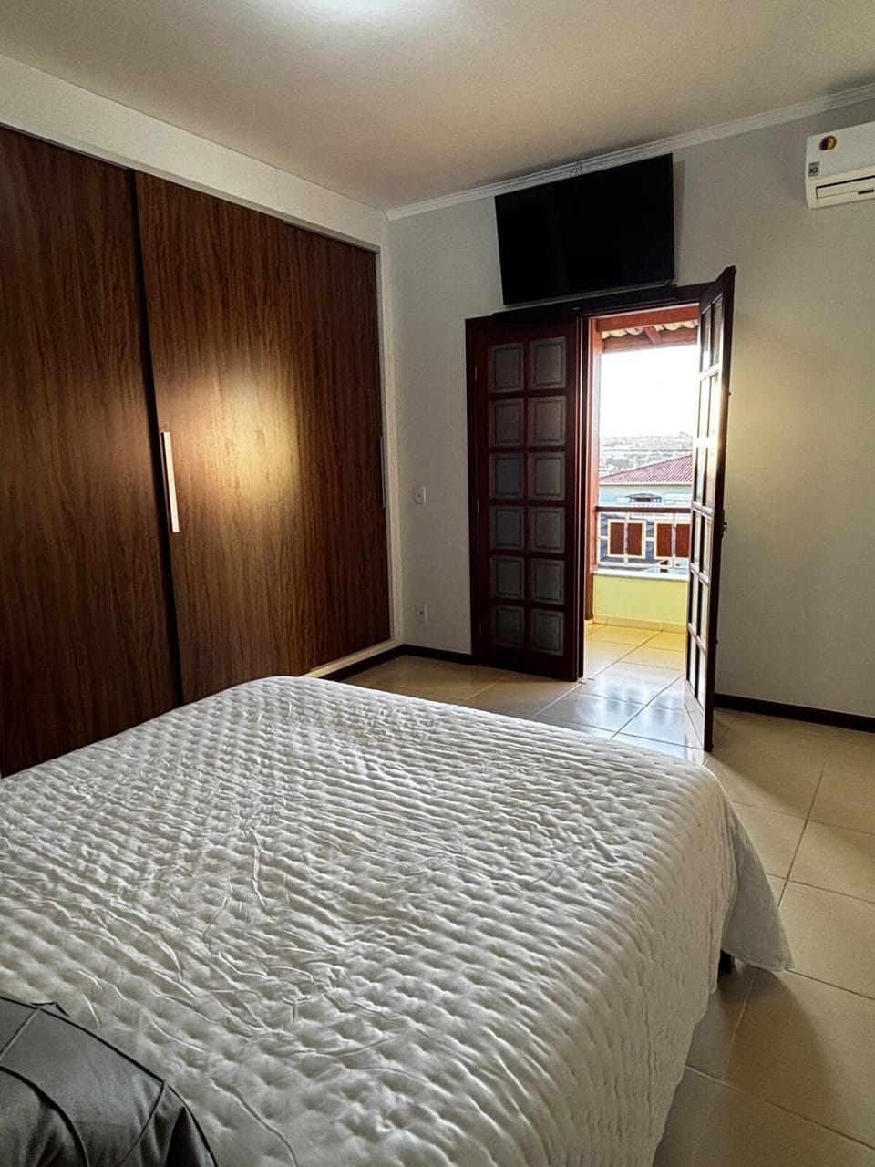 Bed, Photo of the whole room, Bedroom, wardrobe, air conditioner