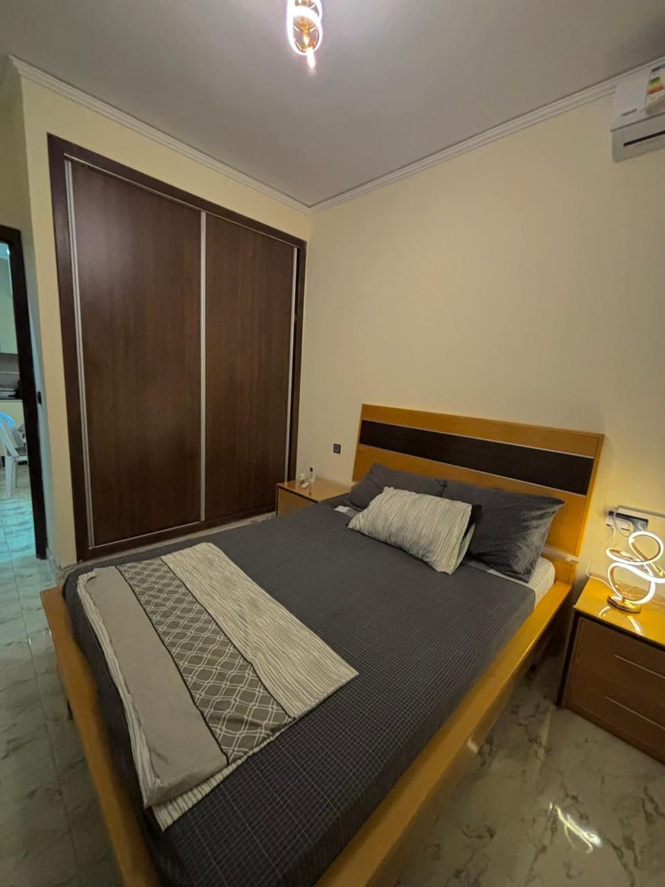 Bed, Bedroom, air conditioner