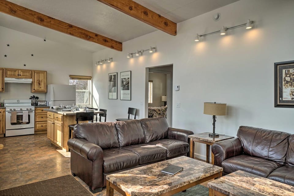 Northern Lights View! 2-Unit 'Fitz Creek Retreat' House in Fritz Creek