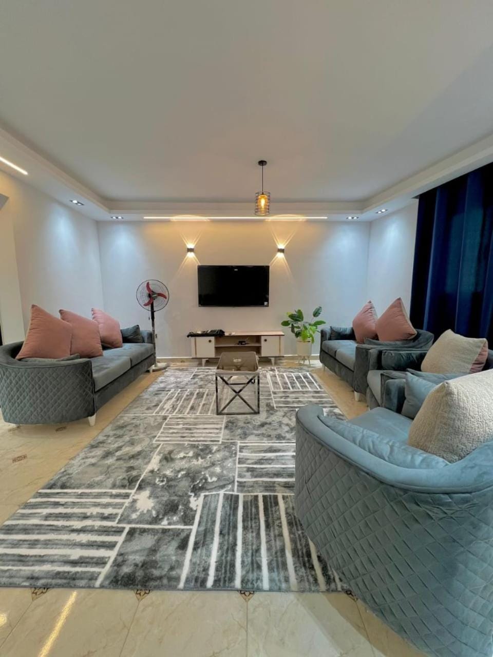 Living room, Seating area