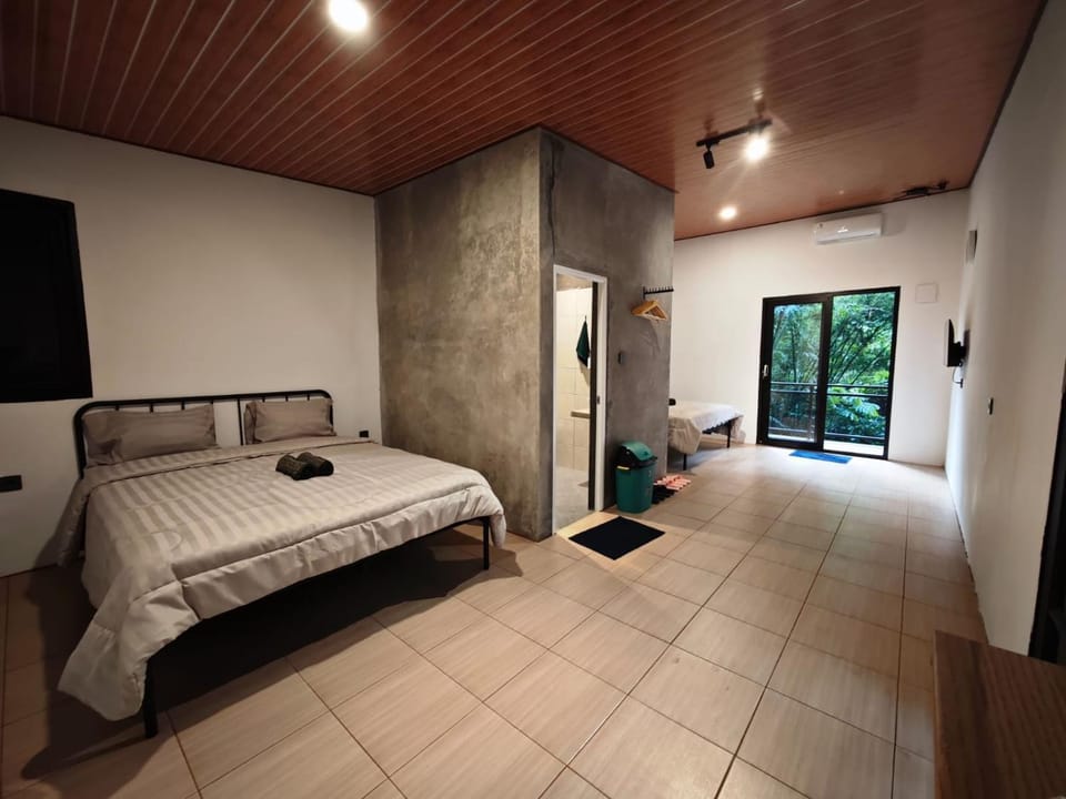 Bed, Bedroom, pet friendly