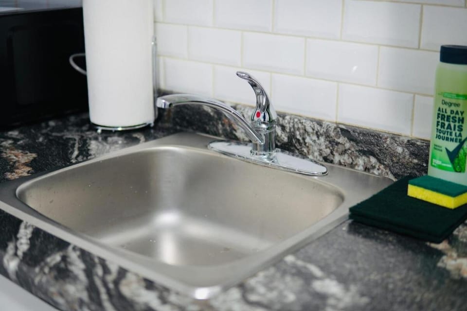 Entire Private Unit, Free Parking, Self Check-In Apartment in Saskatoon