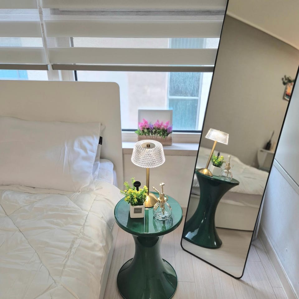 #3805 오픈할인,kangnam, sinnonhyeon 2min,명동,이태원,잠실,OTT,Queen Bed Apartment in Seoul