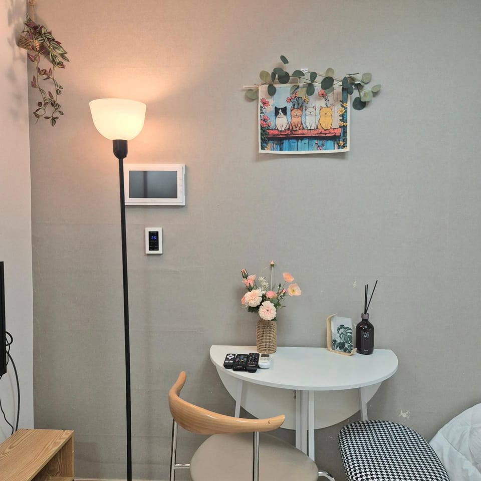 #3805 오픈할인,kangnam, sinnonhyeon 2min,명동,이태원,잠실,OTT,Queen Bed Apartment in Seoul