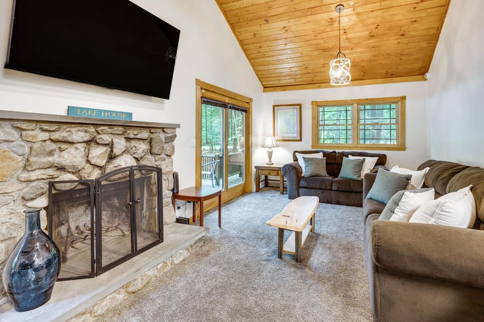 Near Beach & Trails! Lake Winnipesaukee Cabin Cabin in Moultonborough